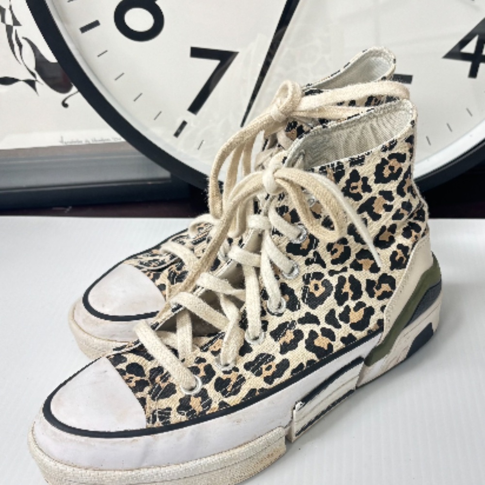 CONVERSE CHUCK TAYLOR HI-TOP - LEOPARD PRINT -LADIES - Picture 6 of 9